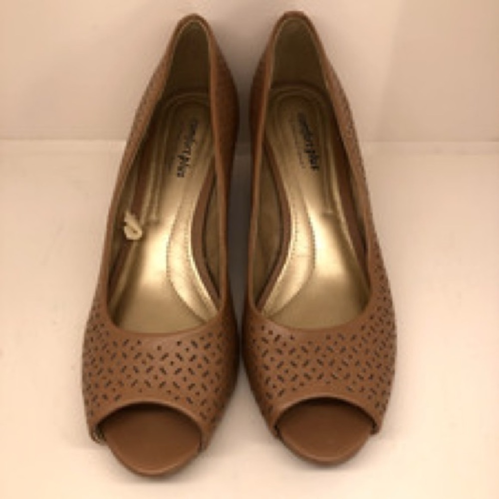 Comfort Plus by Predictions Tan Peep Toe Heels